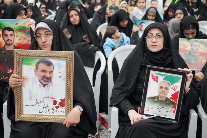 تصاویر / ویژه برنامه پدر قهرمان(تکریم پدران و فرزندان شهدا ) در اصفهان