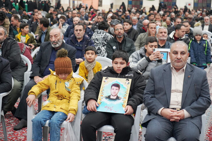 تصاویر / ویژه برنامه پدر قهرمان(تکریم پدران و فرزندان شهدا ) در اصفهان