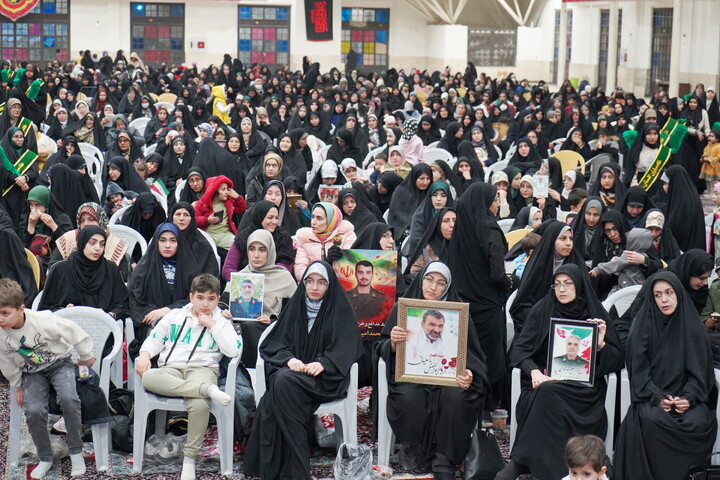 تصاویر / ویژه برنامه پدر قهرمان(تکریم پدران و فرزندان شهدا ) در اصفهان