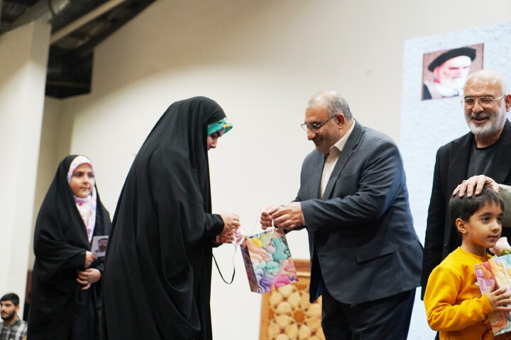 تصاویر / ویژه برنامه پدر قهرمان(تکریم پدران و فرزندان شهدا ) در اصفهان