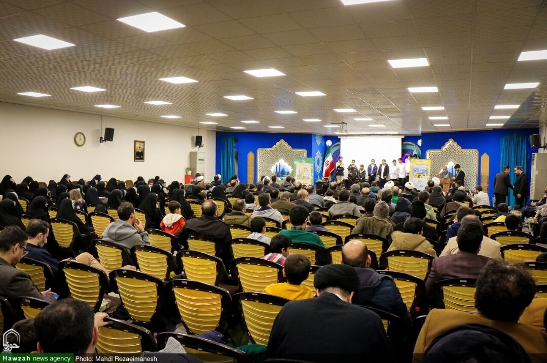 برگزاری جشن خانوادگی ولادت امام جواد(ع) و امیرالمؤمنین(ع) در دبیرستان توحید