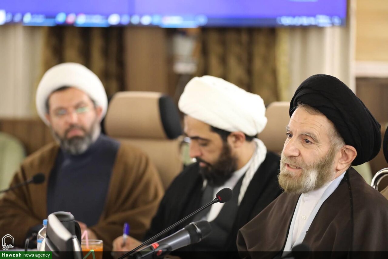 لزوم توانمند سازی و تقویت سطح اساتید مدارس علمیه