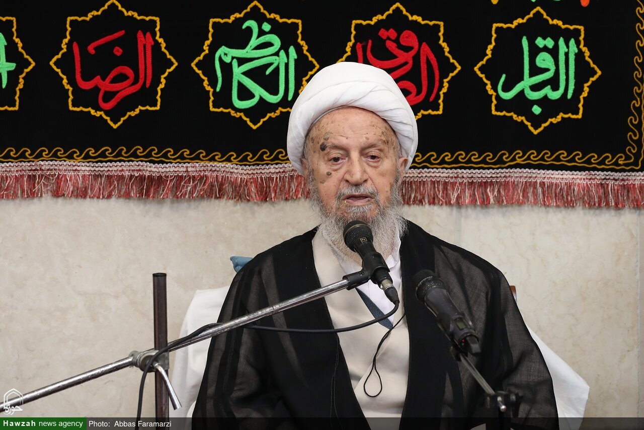 Ayatollah Makarem Shirazi: Itikaf is a vital spiritual asset and a source of hope for the nation