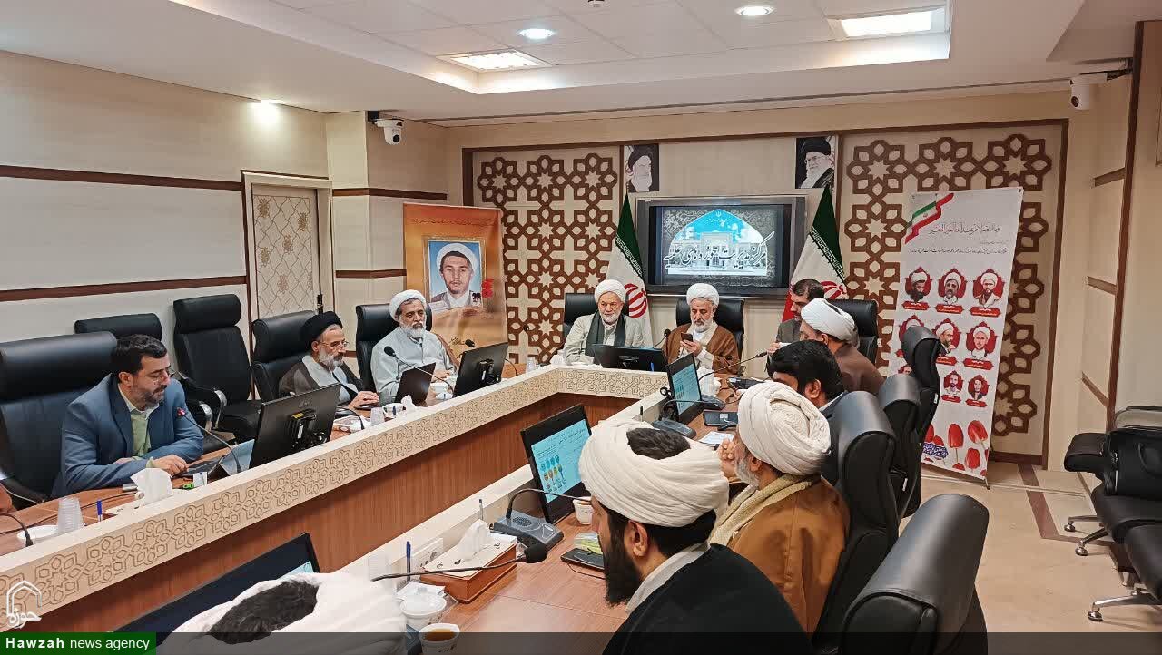 نشست مشترک دبیران ستادهای راهبری حوزه با نمایندگان مردم قم در مجلس شورای اسلامی