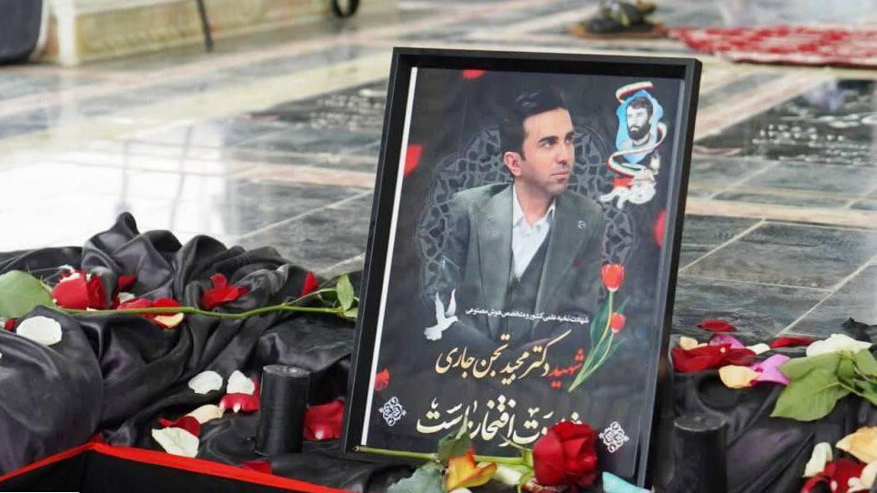 احساس حضور در محضر امام زمان (عج)، رمز پیروزی‌های ملت ایران است