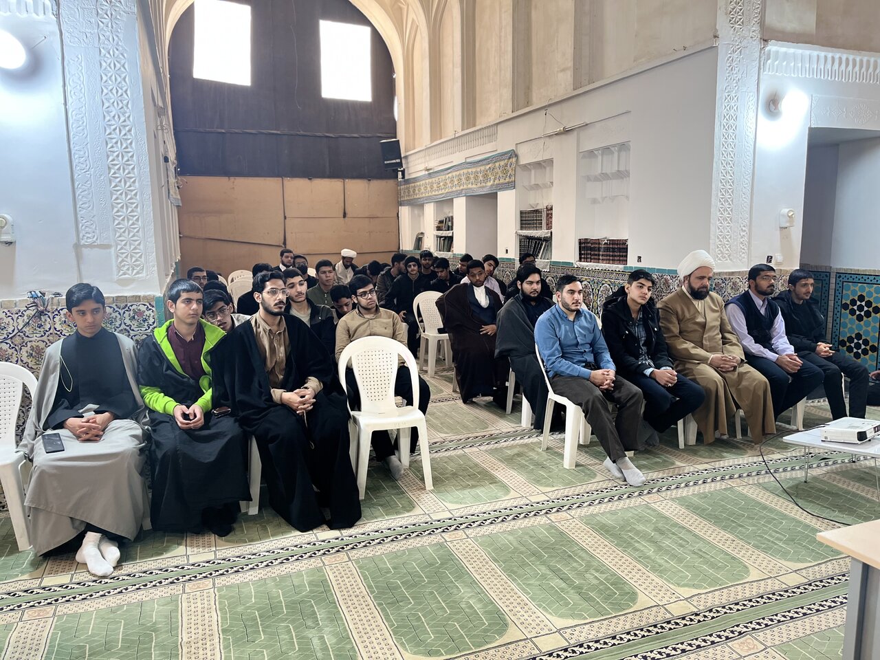 تقدیر از طلاب پژوهشگر در اختتامیه جشنواره علامه حلی مدرسه علمیه ابراهیمیه کرمان