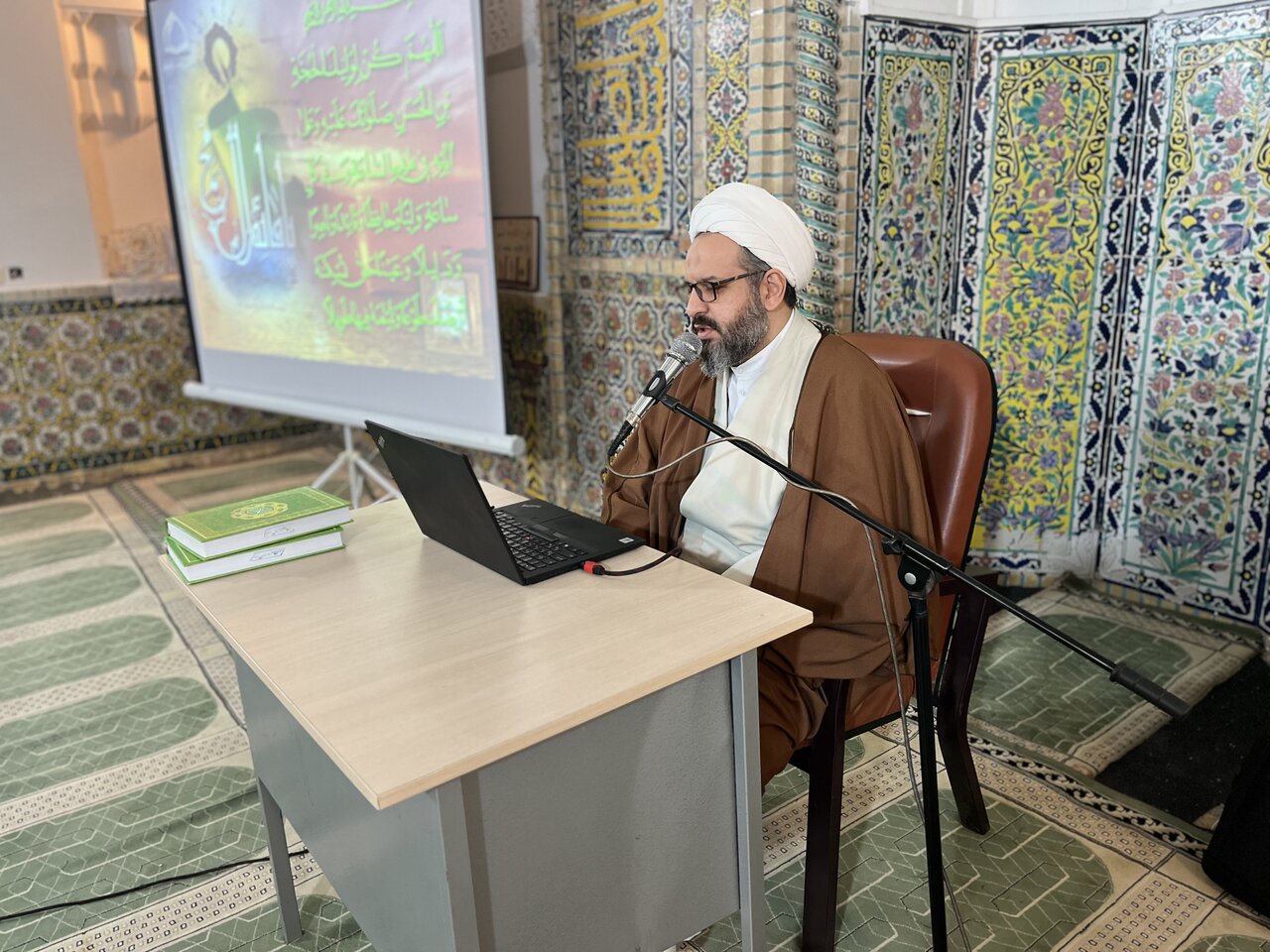 تقدیر از طلاب پژوهشگر در اختتامیه جشنواره علامه حلی مدرسه علمیه ابراهیمیه کرمان