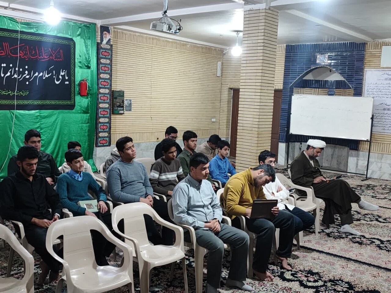 برگزاری درس اخلاق هفتگی ماه رجب با سخنرانی استاد عرب‌زاده در زرند