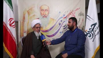 آثار مرحوم نائینی همچنان در حوزه زنده و جریان ساز است