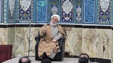 ذکر امیرالمؤمنین علی(ع) عبادت است و ثمره آن بهشت/ ایمان و عمل صالح محور نجات انسان است