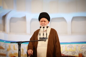 حل مشکلات معیشتی و تقویت امید اجتماعی وظیفه مسئولان و مجلس است