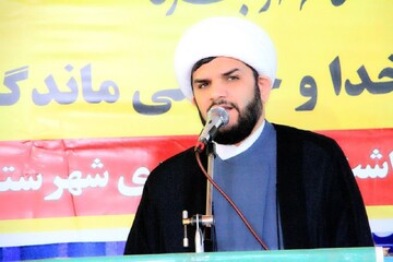 مسئولین همانند شهدا در مقابل وظایف خود پایدار بمانند