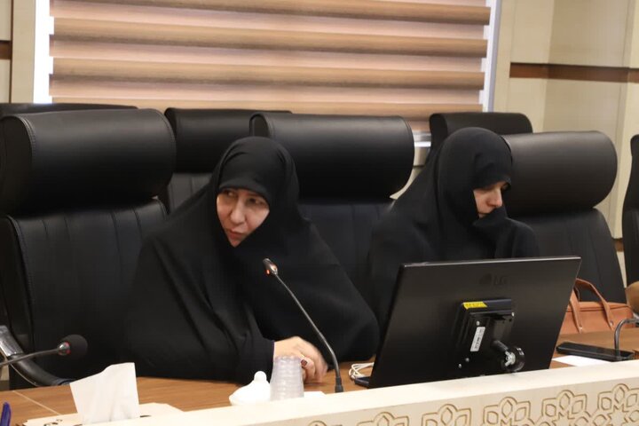 تصاویر/ حضور استاندار قم در جلسه ستاد راهبری حوزه‌های علمیه