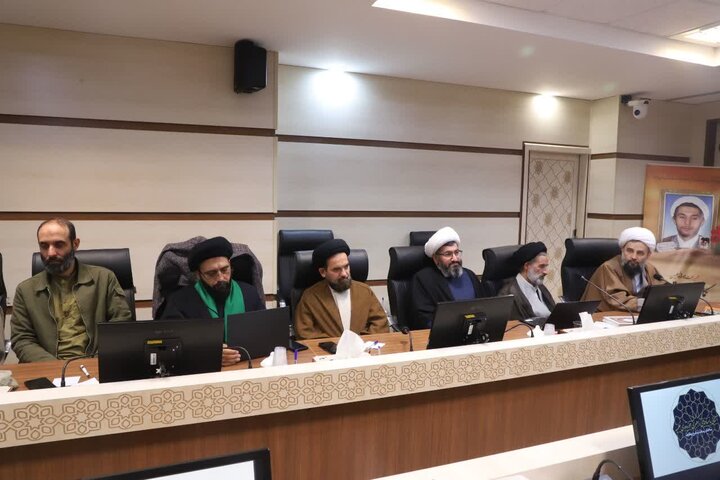 تصاویر/ حضور استاندار قم در جلسه ستاد راهبری حوزه‌های علمیه