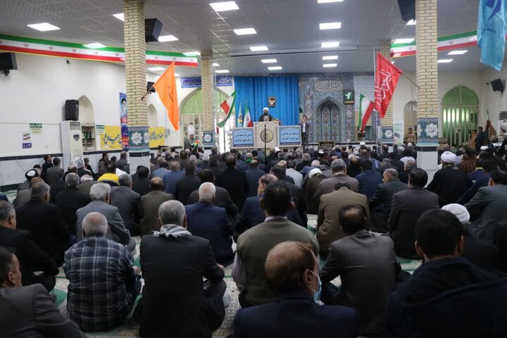 تصاویر/ اقامه نماز جمعه در شهرستان دهلران