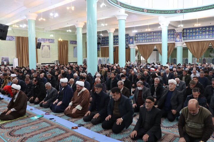 تصاویر/ اقامه نماز جمعه تکاب