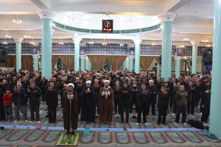 تصاویر/ اقامه نماز جمعه تکاب