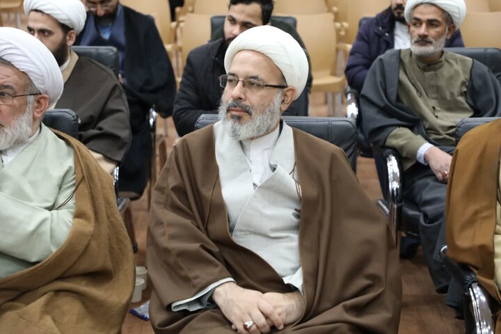 تصاویر/ نشست هم‌اندیشی حجت‌الاسلام والمسلمین عالم زاده نوری معاون تهذیب و تربیت حوزه های علمیه کشور با مربیان اعتکاف یزد