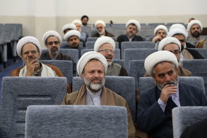 تصاویر/ دومین روز از برگزاری دوره تکمیلی تعالی مدیران، کادر و اساتید با حضور معاون تهذیب و تربیت حوزه های علمیه کشور