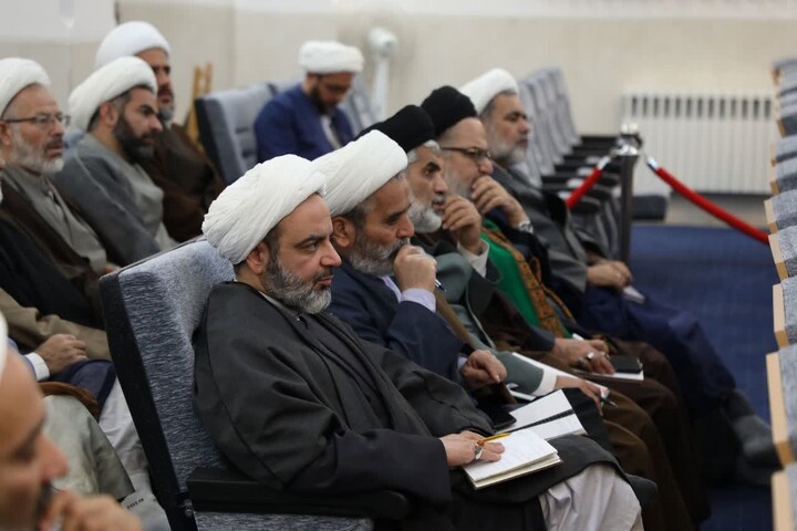 تصاویر/ دومین روز از برگزاری دوره تکمیلی تعالی مدیران، کادر و اساتید با حضور معاون تهذیب و تربیت حوزه های علمیه کشور