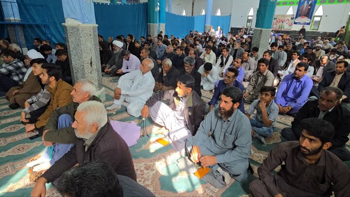 تصاویر/ اقامه نماز جمعه شهر ریگان