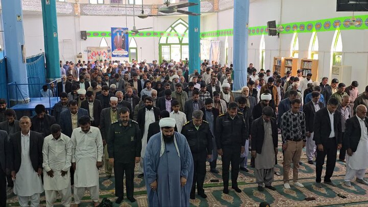 تصاویر/ اقامه نماز جمعه شهر ریگان