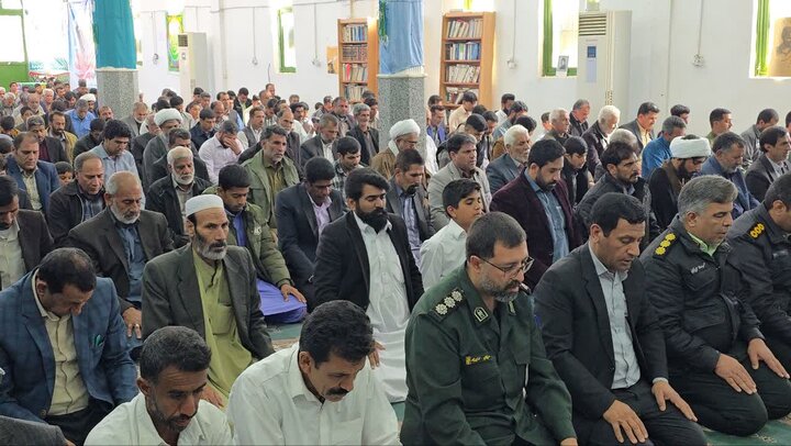 تصاویر/ اقامه نماز جمعه شهر ریگان