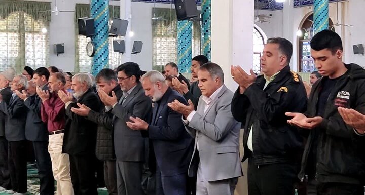 تصاویر/ اقامه نماز جمعه شهر بهرمان