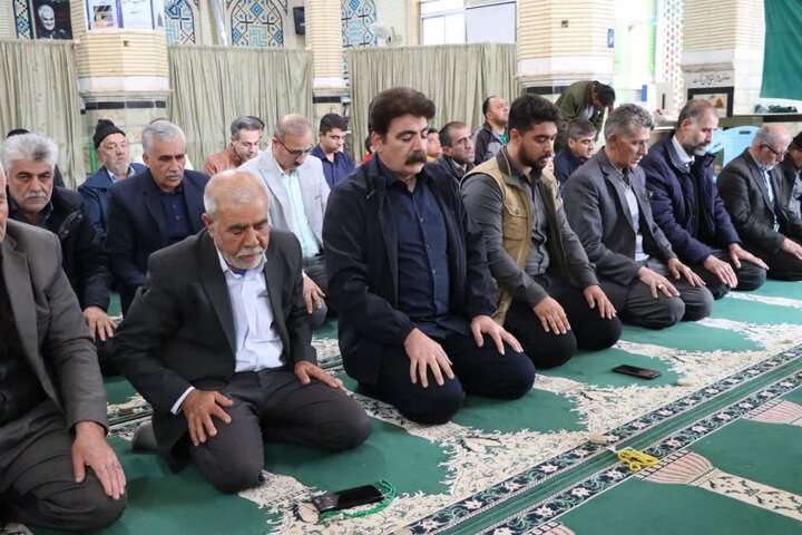 تصاویر/ اقامه نماز جمعه شهر زیدآباد