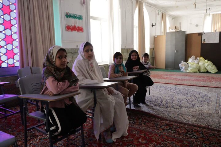 تصاویر/ اقامه نماز جمعه شهر زیدآباد