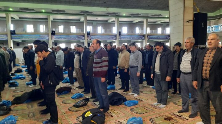 تصاویر/اقامه نماز عبادی سیاسی جمعه در خمین