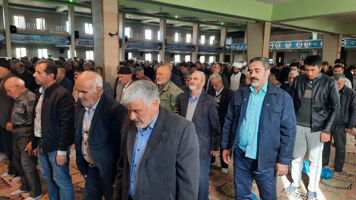 تصاویر/اقامه نماز عبادی سیاسی جمعه در خمین