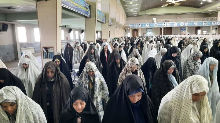 تصاویر/اقامه نماز عبادی سیاسی جمعه در خمین