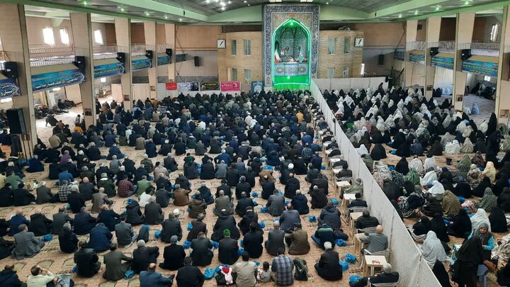 تصاویر/اقامه نماز عبادی سیاسی جمعه در خمین