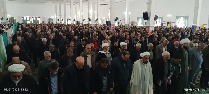 تصاویر/اقامه نماز عبادی سیاسی جمعه در ساوه