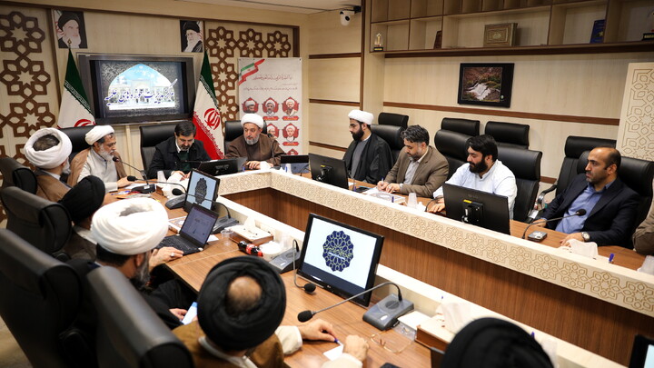 تصاویر/دیدار دبیران ستادهای راهبردی حوزه های علمیه با استاندار قم