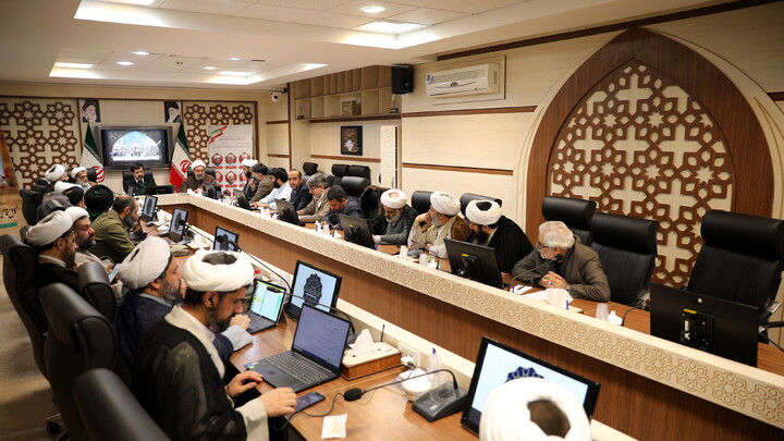 تصاویر/دیدار دبیران ستادهای راهبردی حوزه های علمیه با استاندار قم