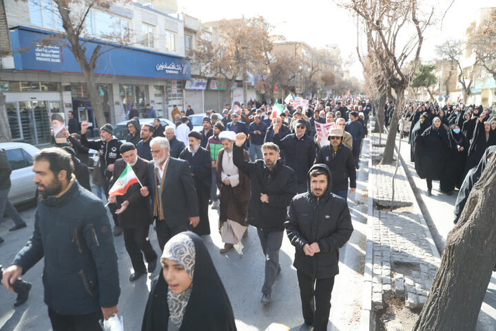 تصاویر / خروش مردم همدان در محکومیت هتک حرمت اغتشاشگران به ساحت قرآن کریم