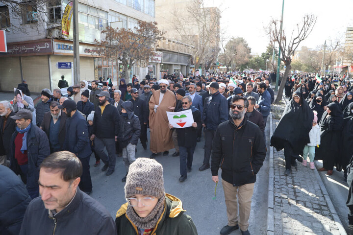 تصاویر / خروش مردم همدان در محکومیت هتک حرمت اغتشاشگران به ساحت قرآن کریم