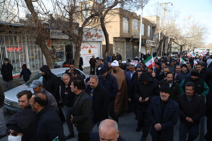 تصاویر / خروش مردم همدان در محکومیت هتک حرمت اغتشاشگران به ساحت قرآن کریم