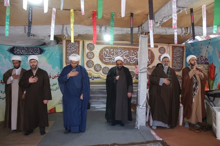 آغاز به‌کار موکب طلاب سطح عالی کرمان با اجرای برنامه‌های عبادی، فرهنگی و مشاوره‌ای در مسیر گلزار شهدای کرمان – جمعه، دی‌ماه ۱۴۰۴