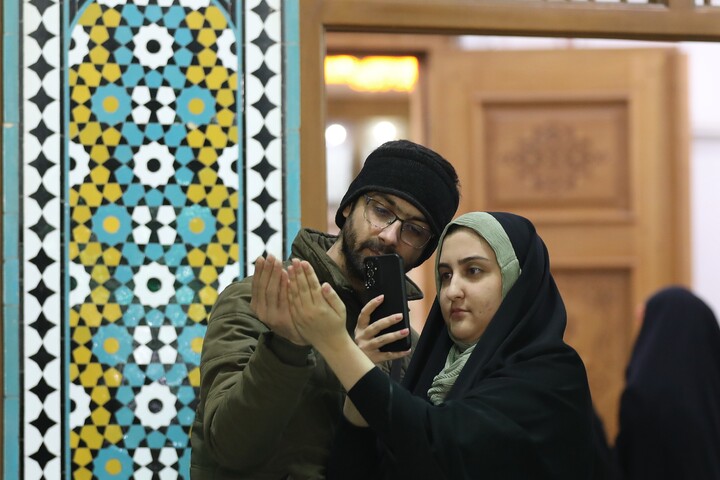 تصاویر/ حال و هوای حرم مطهر حضرت معصومه (س) در شب میلاد امیرالمومنین علیه السلام