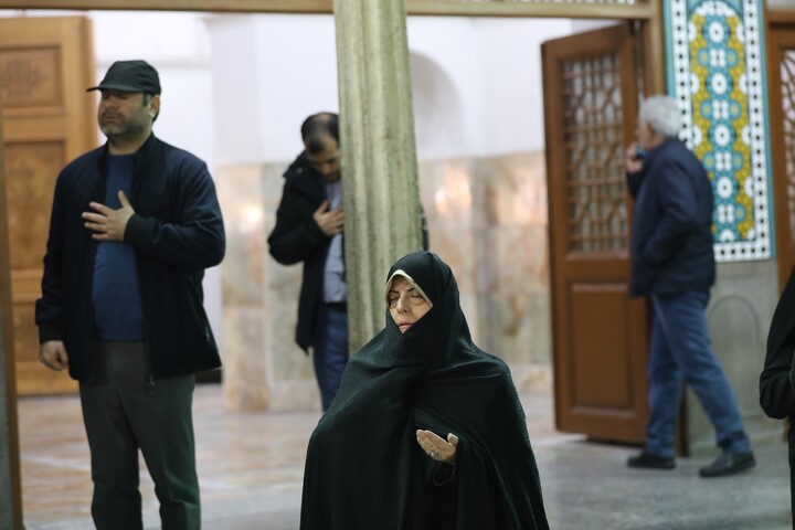 تصاویر/ حال و هوای حرم مطهر حضرت معصومه (س) در شب میلاد امیرالمومنین علیه السلام