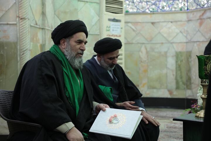 تصاویر/ خطبه عقد زوج جوان در حرم مطهر امامزاده موسی مبرقع(ع) قم جاری شد