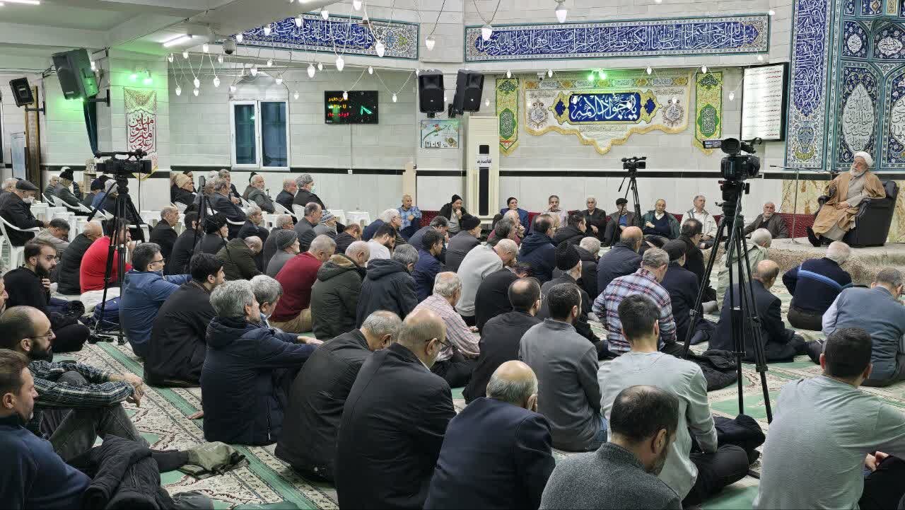 ذکر امیرالمؤمنین علی(ع) عبادت است و ثمره آن بهشت/ ایمان و عمل صالح محور نجات انسان است