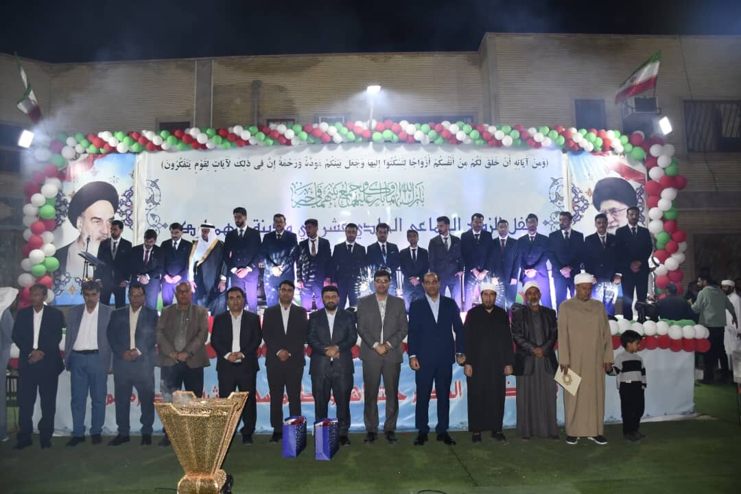 آیین ازدواج آسان ۲۳ زوج جوان در شهر چاه‌ مبارک شهرستان عسلویه برگزار شد+ تصاویر