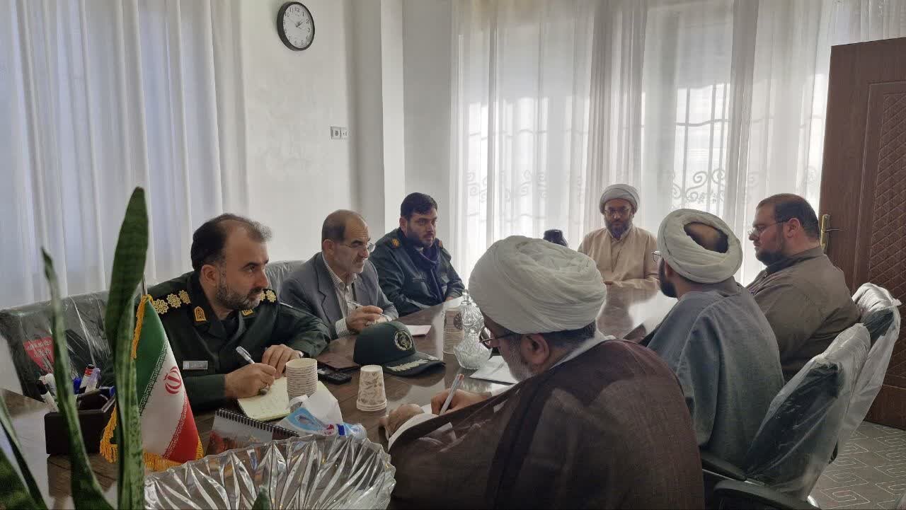 برگزاری جلسه جذب و پذیرش حوزه علمیه با حضور فرمانده سپاه آستانه اشرفیه