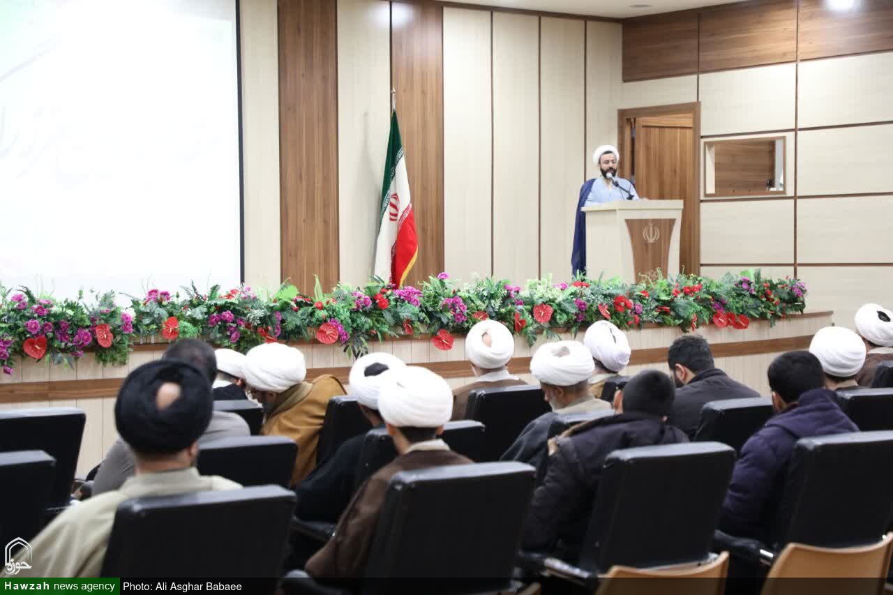 تصاویر/ نشست هم‌اندیشی معاون تهذیب و تربیت حوزه های علمیه کشور با مربیان اعتکاف یزد