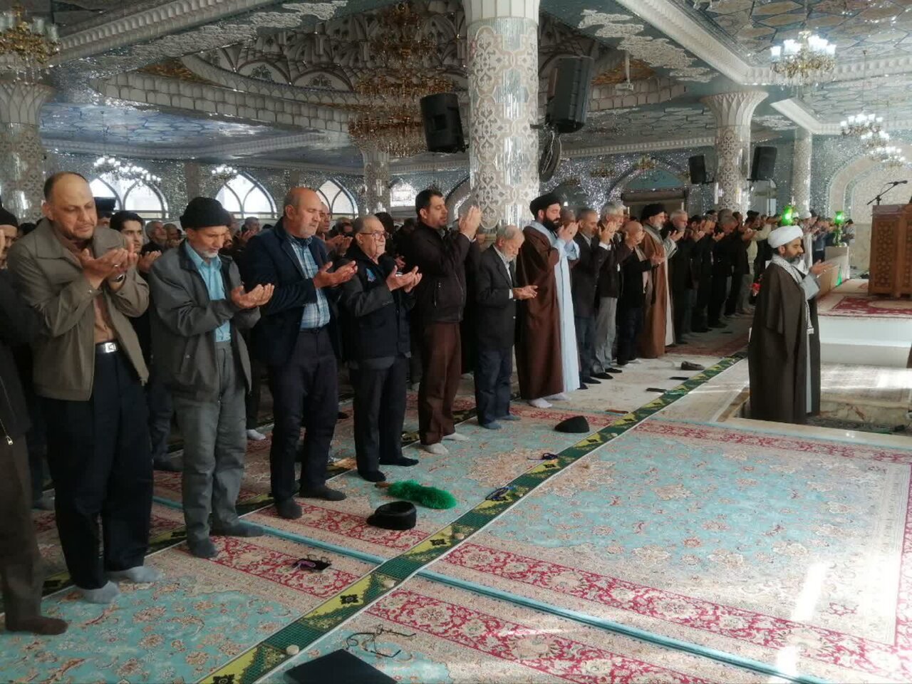 دشمن برای شکستن استقامت ملت ایران و رسیدن به هدفش دست به هر کاری می‌زند