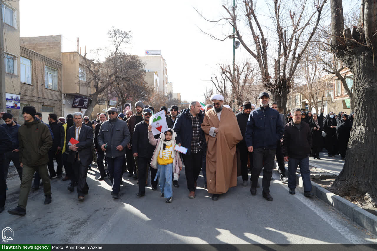 تصاویر / خروش مردم همدان در محکومیت هتک حرمت اغتشاشگران به ساحت قرآن کریم